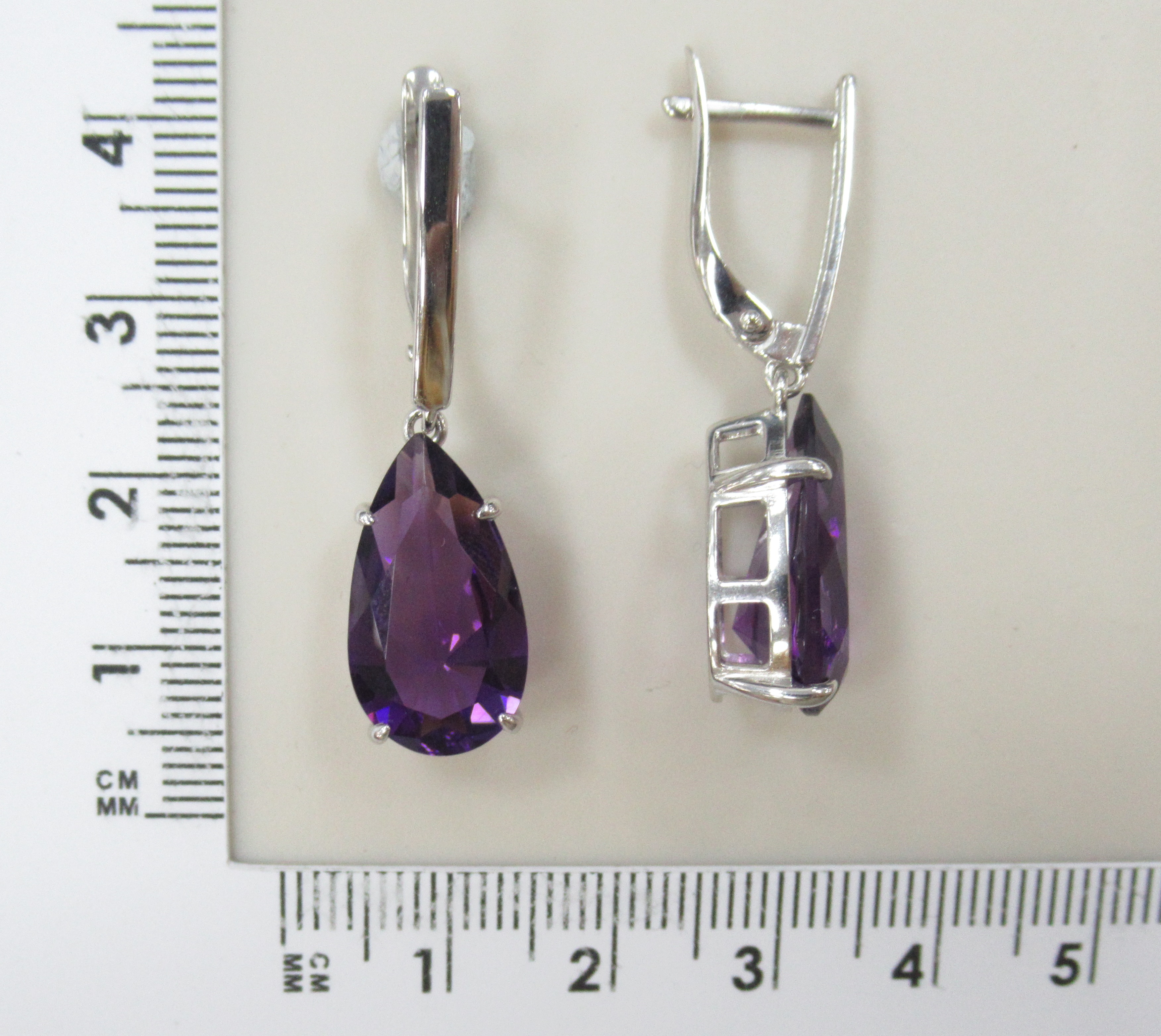 Серебряные серьги с аметистами